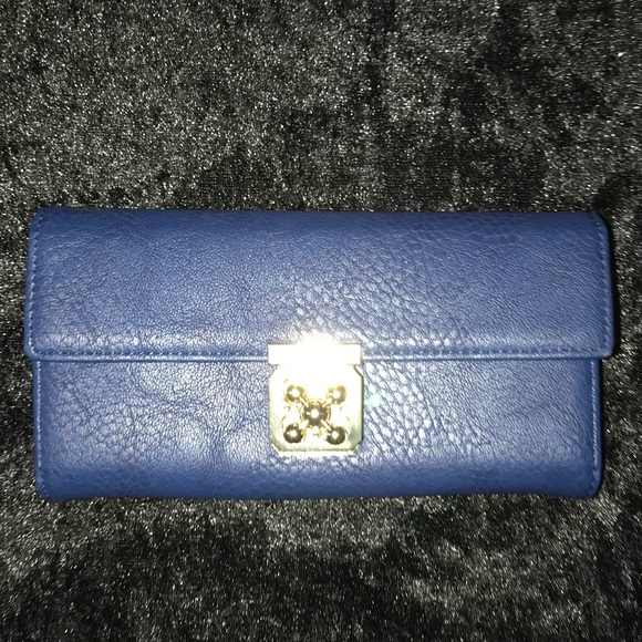 Handbags - Nice new wallet/purse! Long Gold Chain!